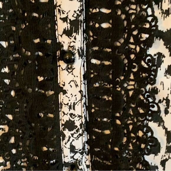 Laura Ashley Blouse Button Up Lace Detail 3/4 Sleeves Top Sz Medium Gorgeous - Picture 4 of 9